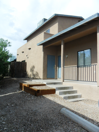 Beautiful home - Preleasing for August 2026 and soooo close to Campus!