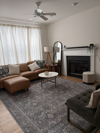 2nd Living room - 1bd in a 5bd house w/ shared bathroom - $400/month (sublease Spring 2027)
