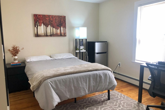 Bedroom - Looking for a roommate in a 4BR Apartment Near Tufts - Utilities Included