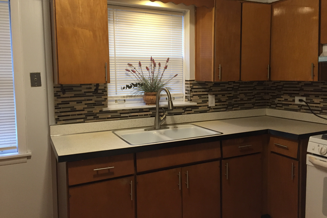 Kitchen 1 - Bridgeport, 3 Bedroom, 1 Bath, 1st Floor
