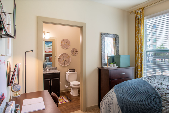 Bedroom and Bathroom - Northpoint Crossing