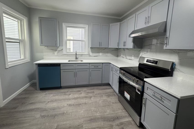 Kitchen2 - One bedroom (shares 1 bath with another bedroom) left in a NEW 7-bed, 3-bath apartment