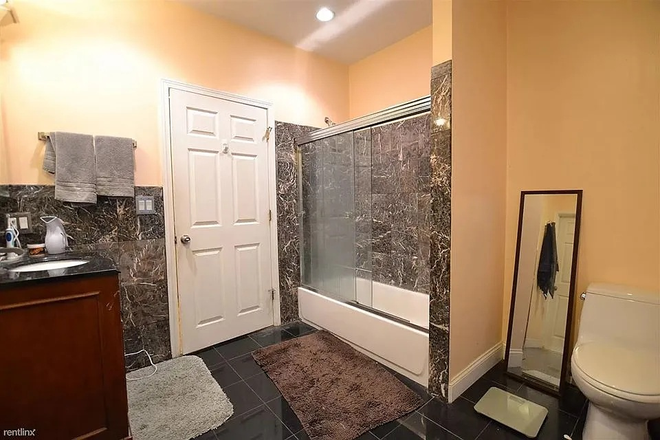 2 bathroom - Furnished room near Boston College from January 1, 2026 Apartments