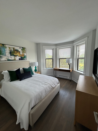 Bedroom - 2 Bed Available 9/1/25! *CONTACT NOAH 603-470-8181* Apartments