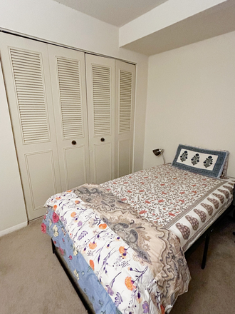 Side of the room for rent - Shared Room in Brandywine Apartments