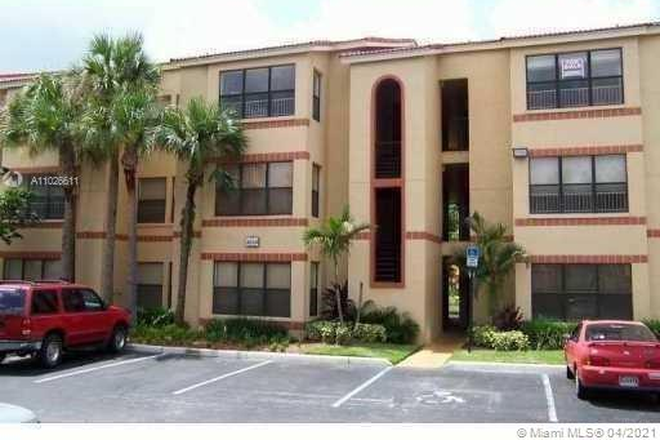 Building - Sundance Apartment (2 BR/2 Bth), Across from Nova