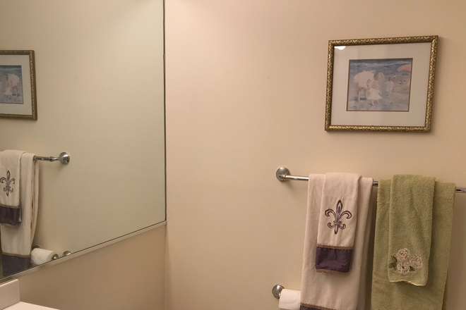 Private bathroom - Furnished room w/private bathroom for female-Hemlock Circle House