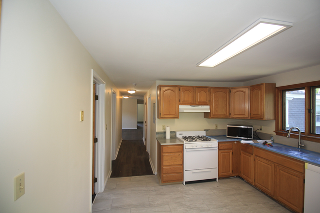 Kitchen - 4BR 1Bath Apt near Law School starting 9/1, Laundry on site. Heating and hotwater included. No Pet