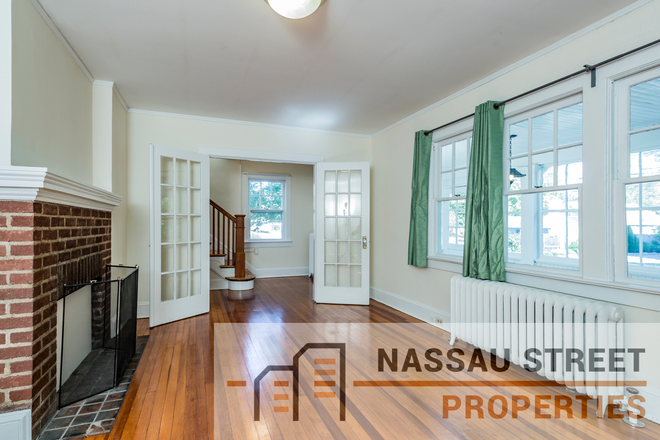 Living room - 4BR home-S. Harrison St-Princeton