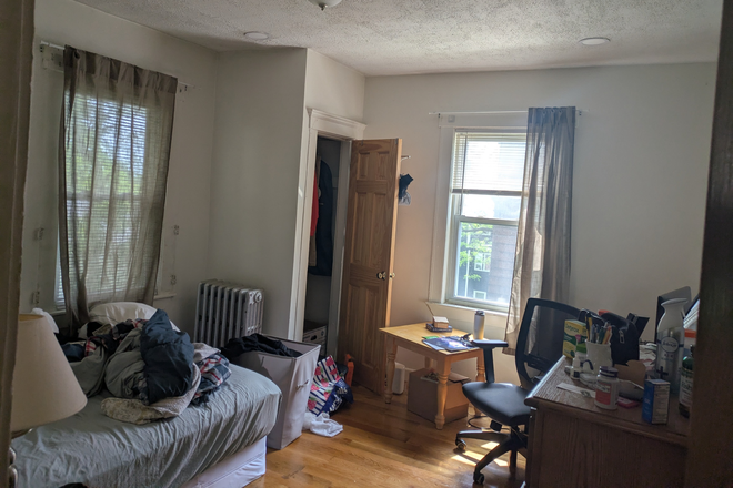 Bedroom - June-August Sublet Flexible Dates
