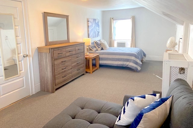 Room 1 - TUFTS - Huge Furnished Room w/AC & All Included Apartments