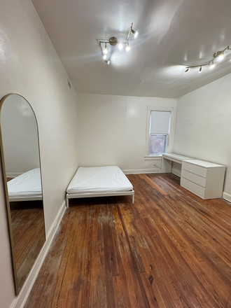 Full size bed. - $975 Female Med .Room All utilities & WiFi Charles Village House