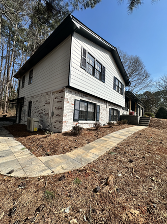 Lower Unit Path - Private, Fully Furnished Suite - Private kitchen, washer, wifi + more! Apartments