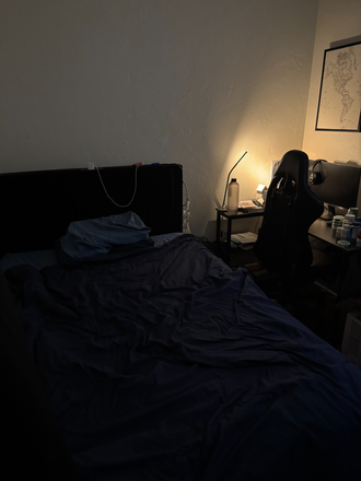 Bedroom - Sublease for one bedroom in 3bed 1bath apartment