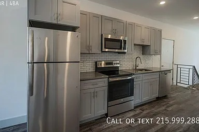 Kitchen - 3b/3b & 4b/4b - Private Bath per Bedroom, In-unit W/D, Modern Build, Walk to Drexel Apartments