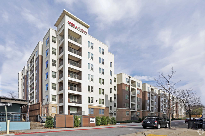 Outside of complex. - URGENT: Younion Fayetteville Pool View Sublease – $700 Apartments