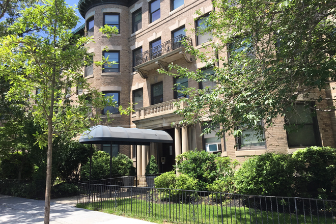 Building Exterior - Amory Gardens at 1090-1100 Beacon St in Brookline
