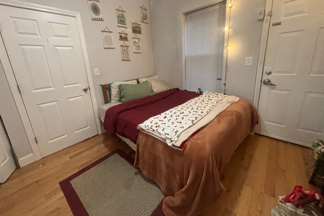 Bedroom - Two floor apartment close to campus (1 room for offer/4)