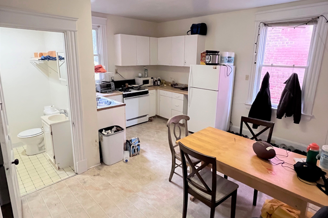 Kitchen - FURNISHED ROOM FOR RENT UTILITIES INCLUDED House