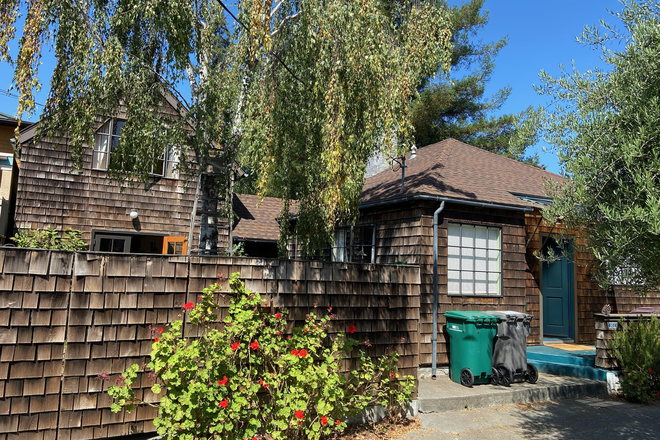 FRONT OF HOUSE - Rockridge Bungalow