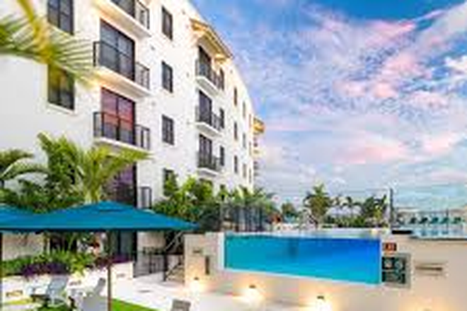 pool - The Standard Coral Gables Apartments