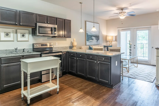 pic of the kitchen - Russell street near campus