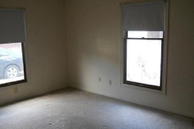 bedroom - Riverside Park - 1BR Single Floor Apartments
