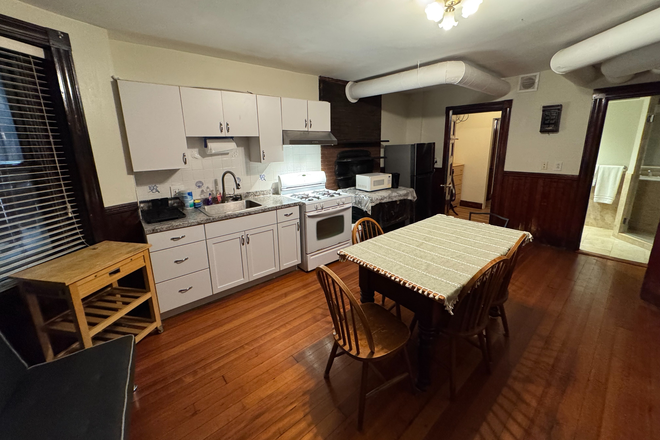 Kitchen/Living Area - ALL Utilities Included/Garden Level/Furnished/Spa Quality Bath/Private Patio/IDEAL SPOT on Campus! Apartments