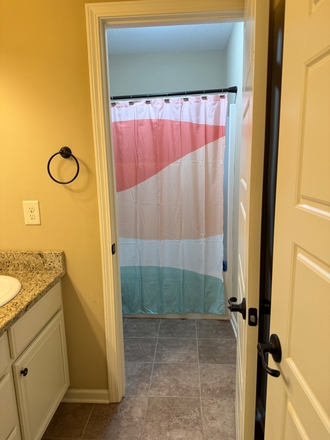 Bathroom - Modern House - Rooms for Rent