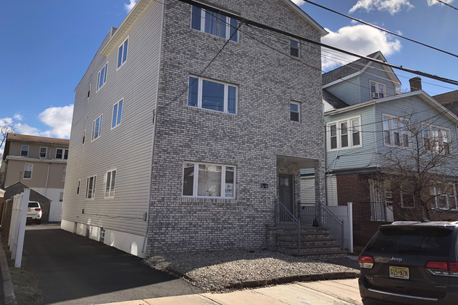 Front - Pirates Row Rentals