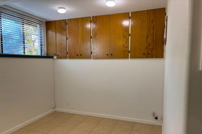 bedroom - Manoa Manor Apartments