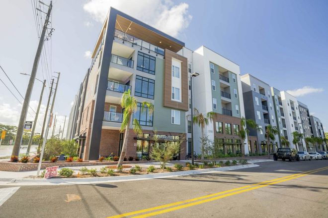 Building - Subleasing at the Accolade Collegiate Village East - First month is free! Apartments