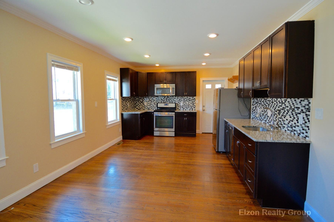 Kitchen - Two modern and clean newly refurbished units close to campus and T-line Duplex