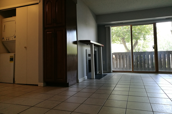 Living room - 1BR apt -Aspen St Plainsboro
