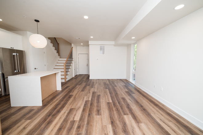 Kitchen - 3BR Townhome - 19 Lincoln Ct Princeton