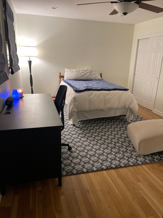 Available bedroom - Furnished room w/private bath for PU affiliate-Princeton Hightstown Rd-Princeton Junction House