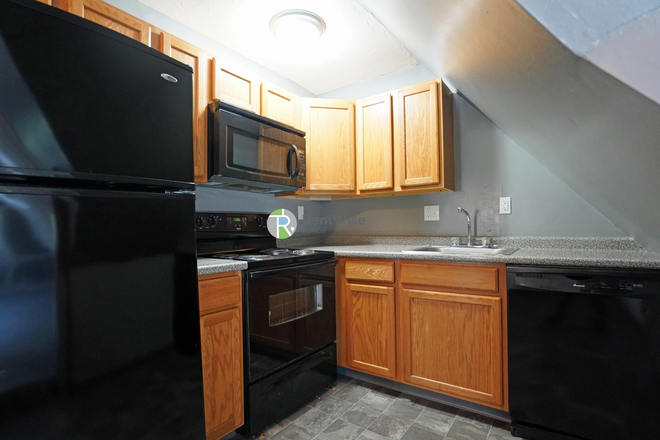 1 - JAN 2026-Awesome&BIG Brighton 3 bed. undergrad Ok! Cat OK---NO BROKER FEE Apartments