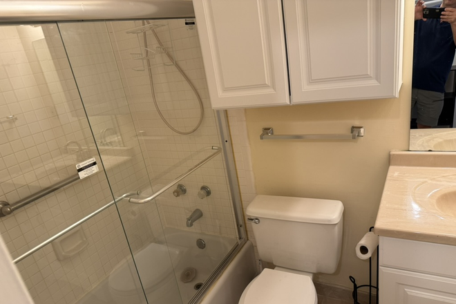 Photo - PRIME ROSSLYN LOCATION Close to Metro  Renovated Studio Apartment 401 SF , GU, GWU, Partly Furnished