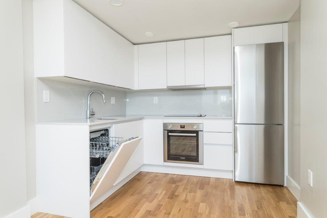. - 1 BD/1 BA CAMBRIDGE APT | HOT WATER INCL | NO BROKER FEE | AVAILABLE 07/01