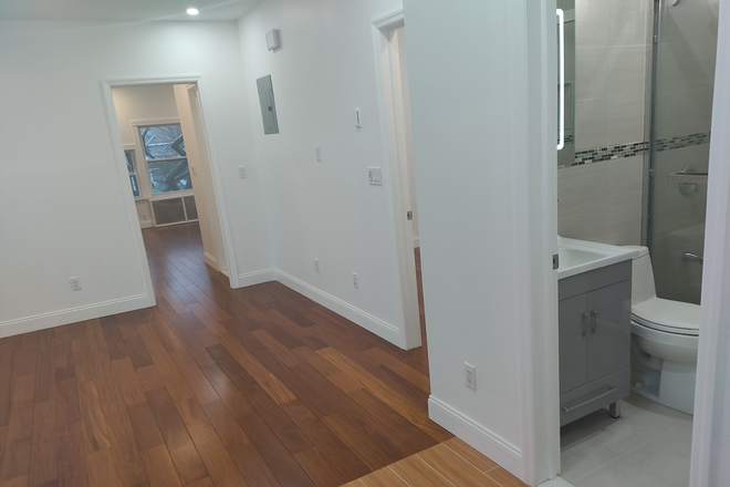 Your own bathroom (Another room has its own bathroom) - 1 bedroom and 1 bathroom for rent House