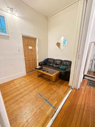 Photo - Rooms for rent in  3 bed apt. 4 minute walk to Faunce Arch Avail. 6/1 till 9/1 fpr academic year