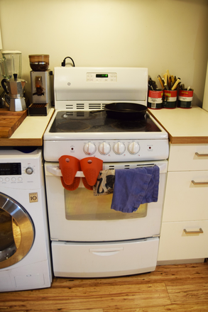 Appliances - Bright 1-Bedroom Apartment with Laundry and Dishwasher in Bloordale