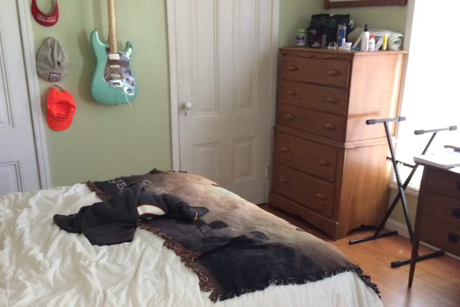 Bedroom - 2419 Prospect Street