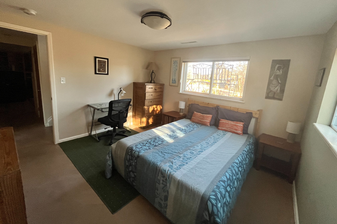 Bedrooom - Furnished private bedroom - Share equipped kitchen, living room & bathroom w/1 male House