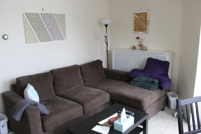 living - LOCATION!! 2 BED WITH HEAT/HOT WATER INCLUDED! NO BROKER FEE! AVAIL 9/1/26! Apartments