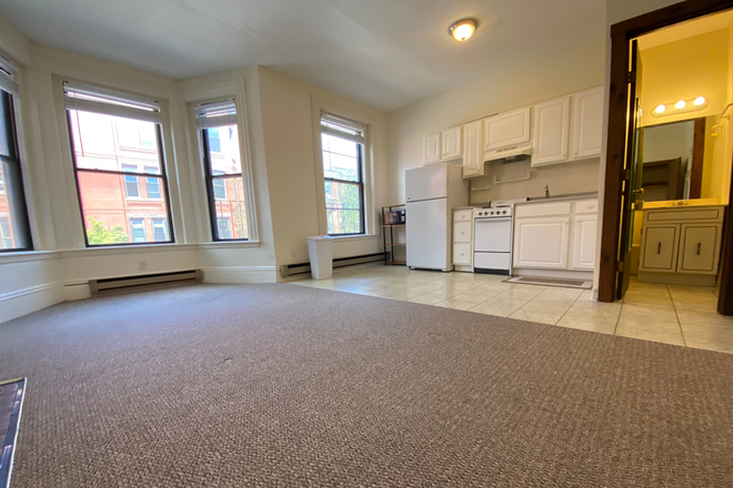 1 - Front Facing studio on Symphony Rd for May 15th