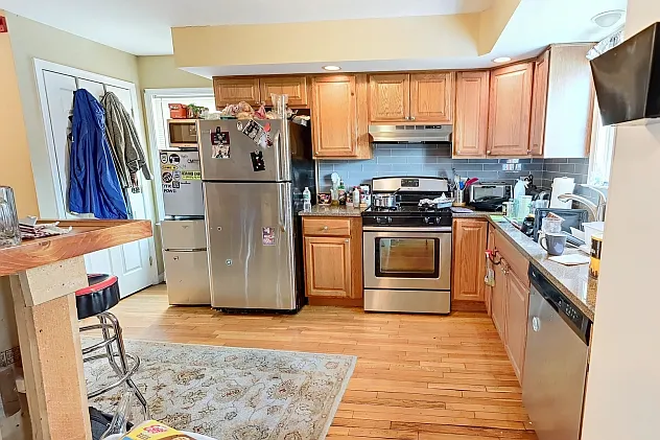 kitchen - 35 Juniper St House