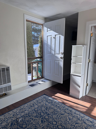 Side entrance. Outside door out to gas grill. - PRIVATE studio apartment with separate entrance.