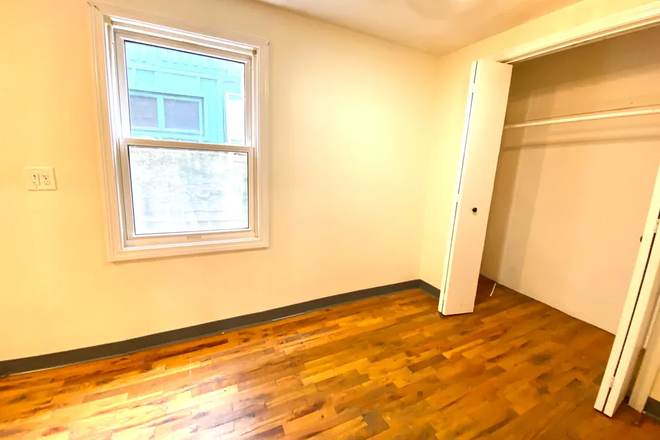 Room - Modern & Great Location: Apartment directly on Green Line D & E