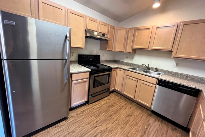 Ktichen - AUGUST PRE-LEASING: 2142 Canyon BLVD #301 Apartments